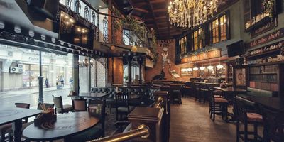 Фото 2 площадки Lion's Head Pub тигнанеа